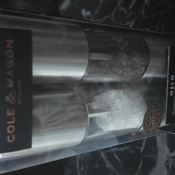Cole & Mason Oslo Silver Salt and Pepper Grinder Set, Retail $99.95US - Picture 5 of 7
